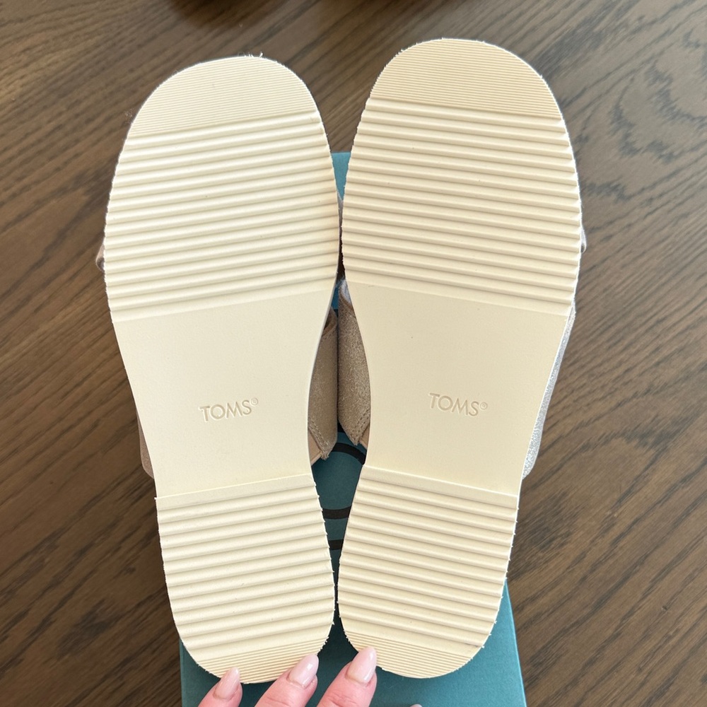 TOMS Women's Beige w/ Silver Cross Strap Sandals - Picture 2 of 8
